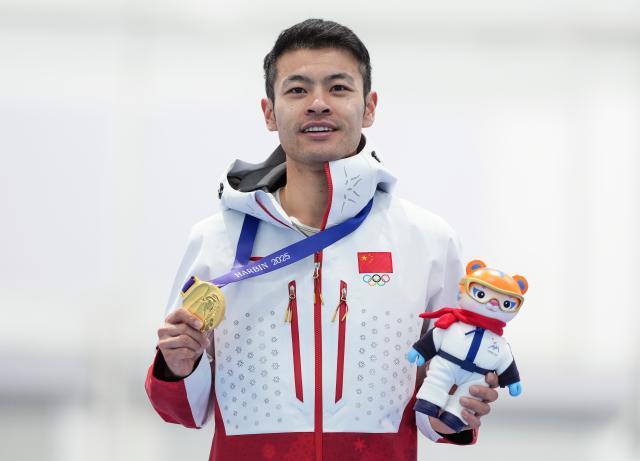 1739011671427099596.jpg (亚冬会)速度滑冰——宁忠岩获得男子1500米冠军XxjpseC007849_20250208_PEPFN0A001.jpg